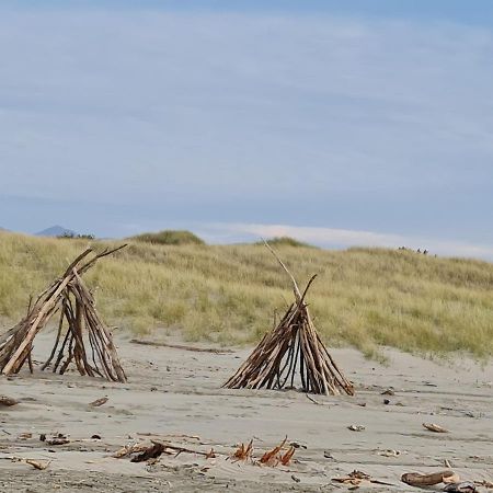 #40 At The Beach Waitarere Eksteriør bilde