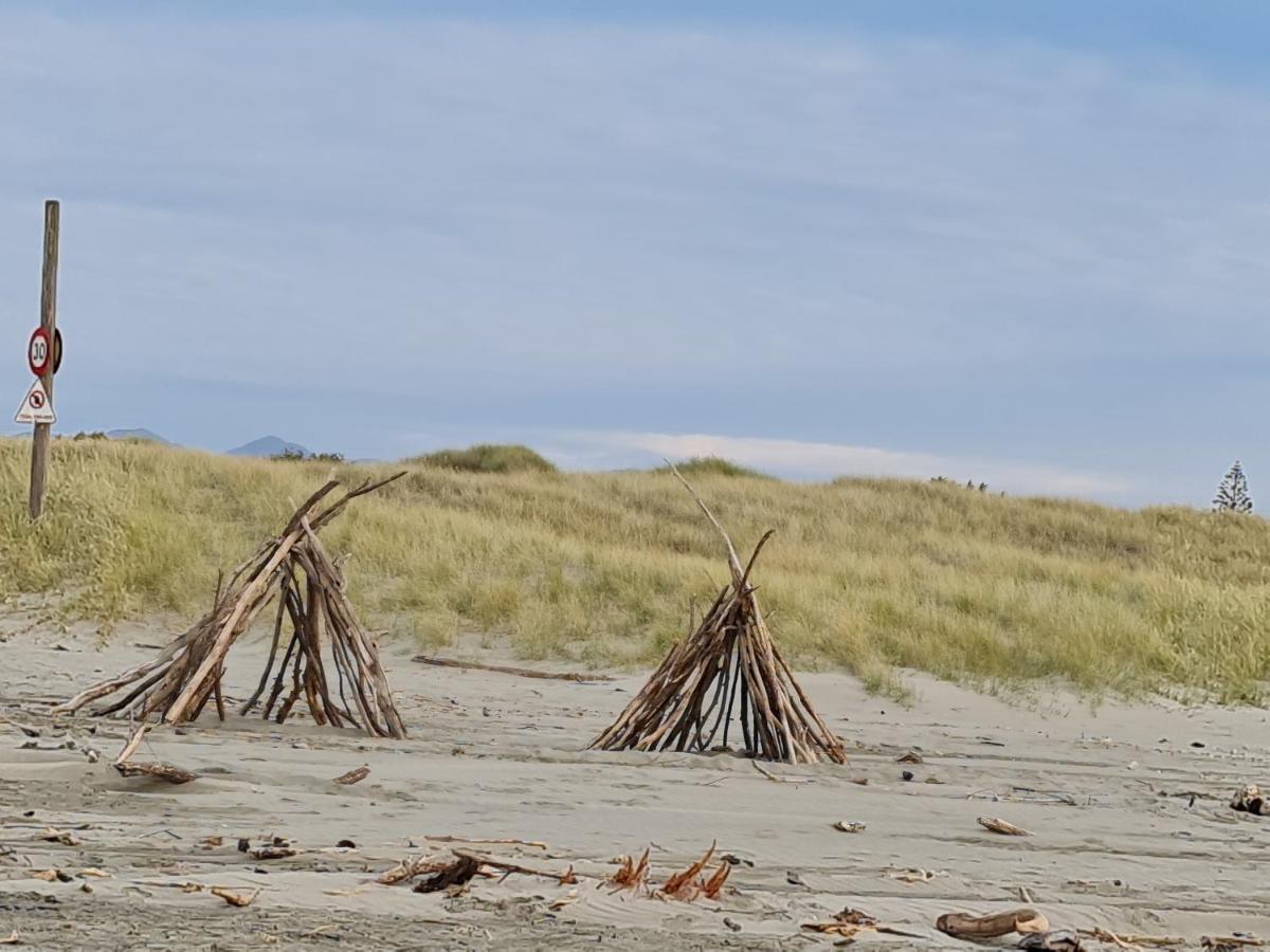 #40 At The Beach Waitarere Eksteriør bilde